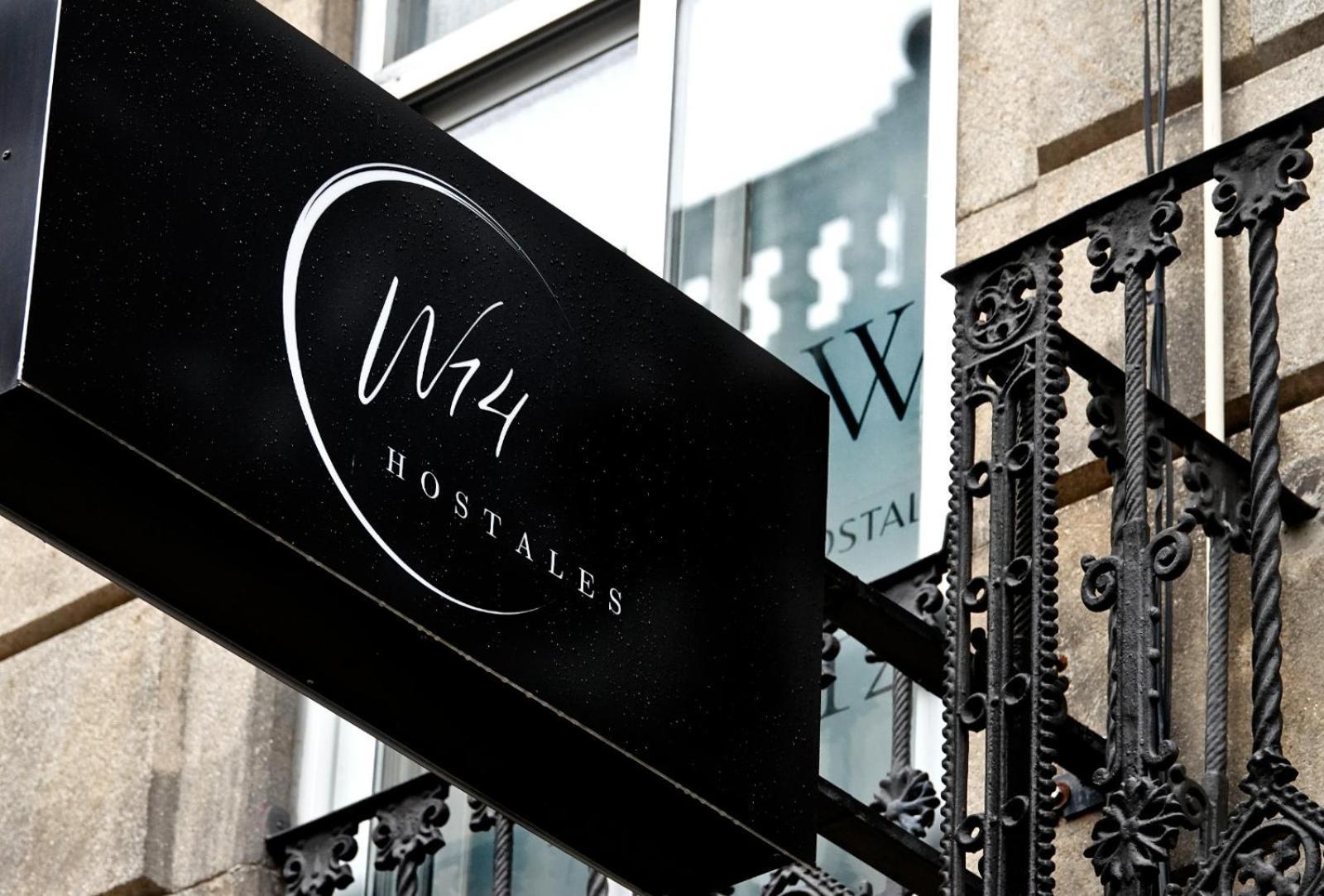 W14 Hostales Vigo Esterno foto